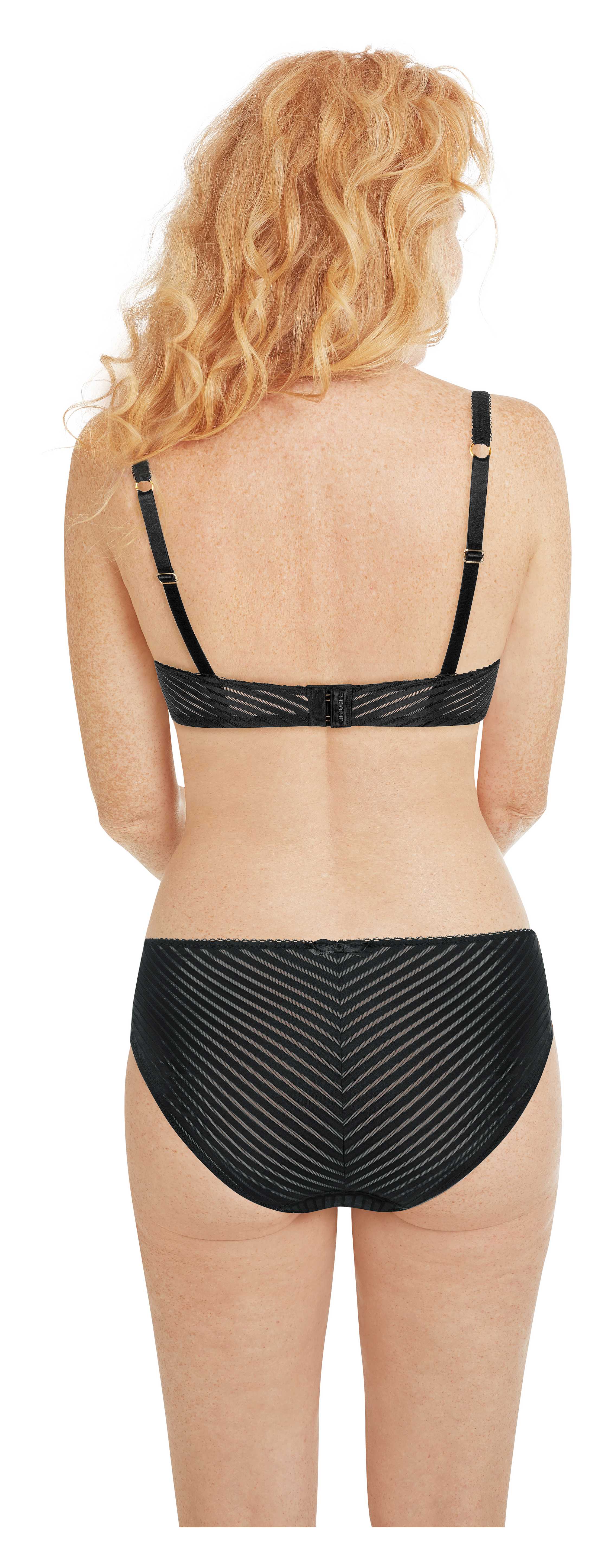 Karolina WB black nude